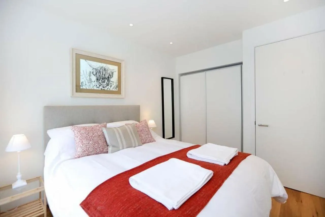 Luxurious, Central 1 Bed In Quartermile - Parking Apartment Edinburgh